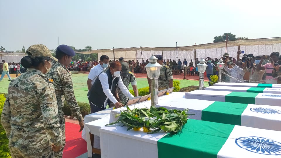 Tributes paid to the martyred soldiers