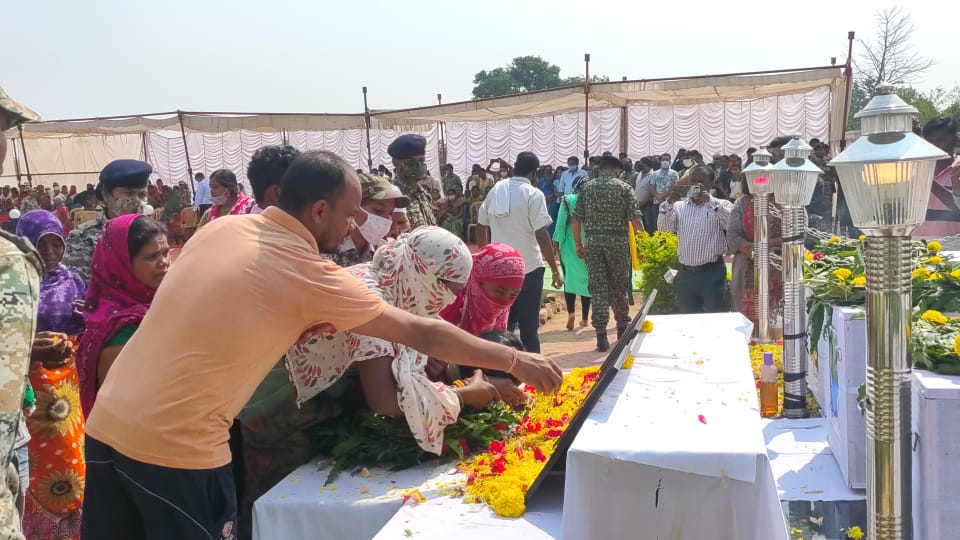 Tributes paid to the martyred soldiers