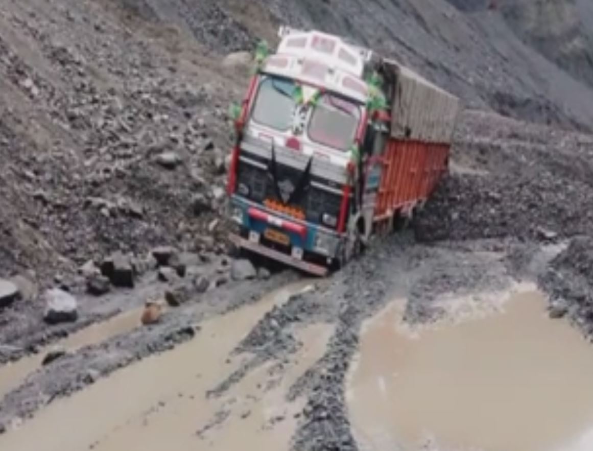 JK: National highway remains blocked for 3rd day