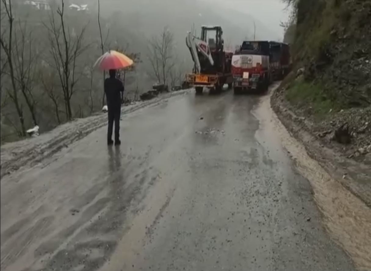 JK: National highway remains blocked for 3rd day