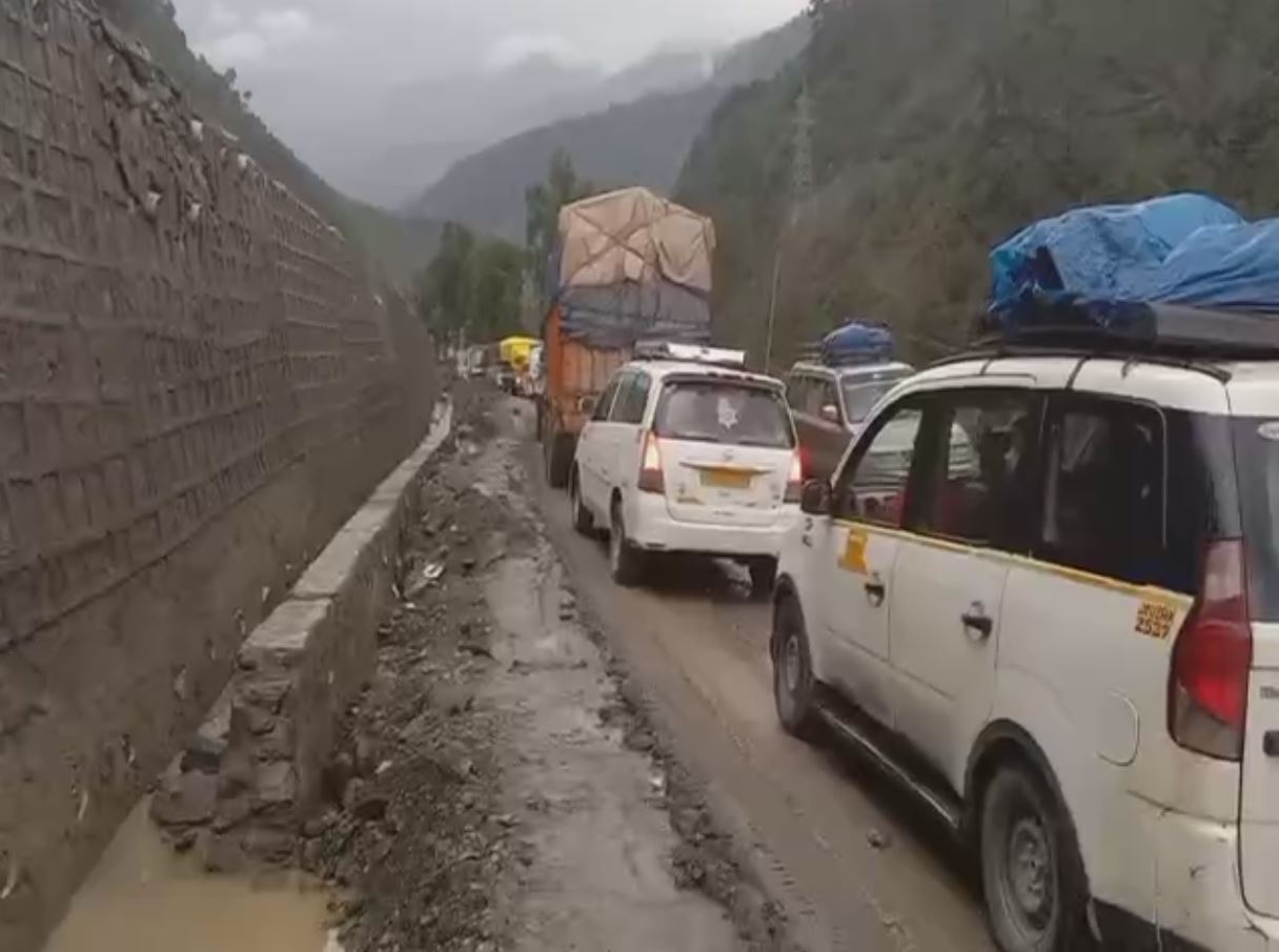 JK: National highway remains blocked for 3rd day