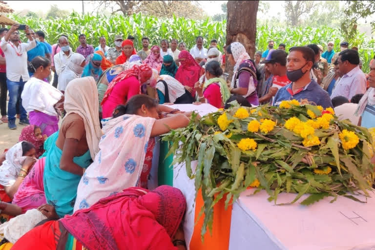 five-soldiers-martyred-in-narayanpur-naxalite-attack-cremated-with-state-honors