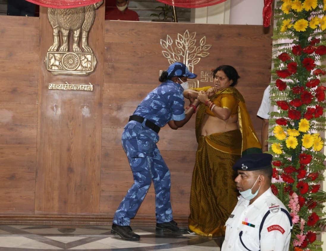 Push punches with female MLA