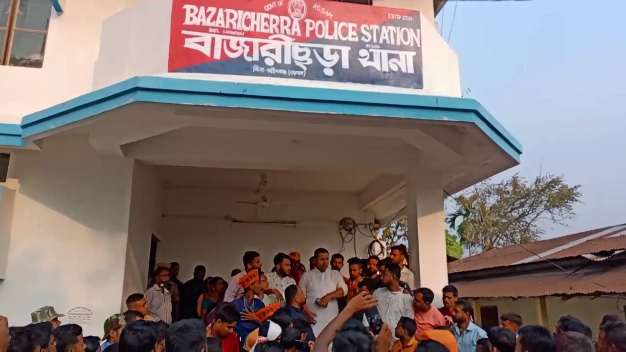 bjp workers gherao bazaricherra police station demanding release of party co workers