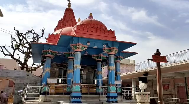 Mahanta's throne in Brahma temple,  Brahma temple in Pushkar,  Brahma temple Mahanta's throne