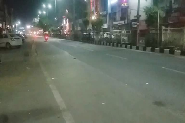 Undeclared curfew in Bhopal