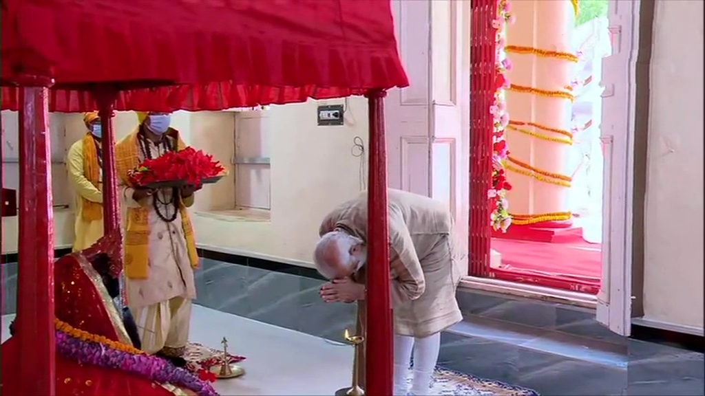 PM Modi offers prayer at centuries-old Jeshoreshwari Kali temple in Bangladesh