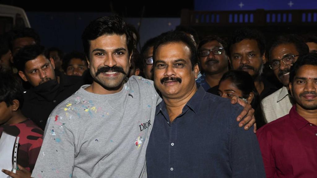 Ram charan Birthday celebrates in RRR set