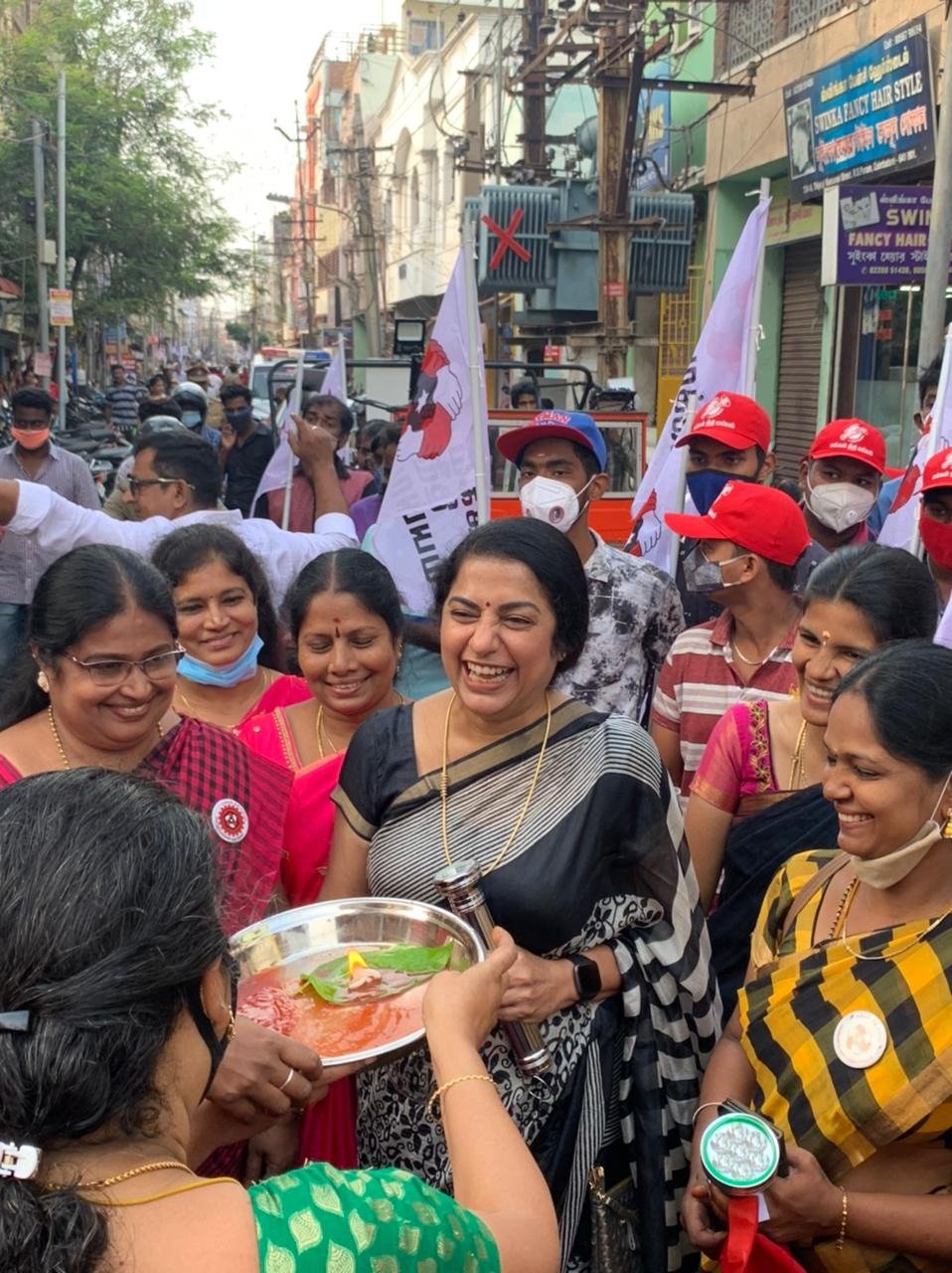 Actress Suhasini campaigned in support of Kamal Haasan in Coimbatore South constituency