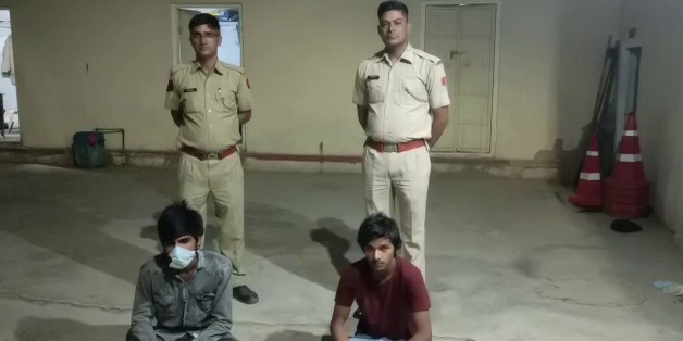 Two arrested with desi katta and cartridge