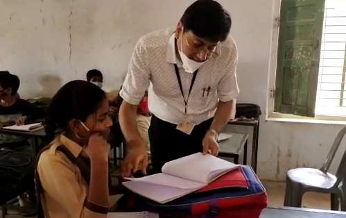 Divisional Commissioner Samit Sharma Khatu Shyamji visit,  Development Working Committee Sharma in Khatu Shyamji,  Samit Sharma Samod School Investigation