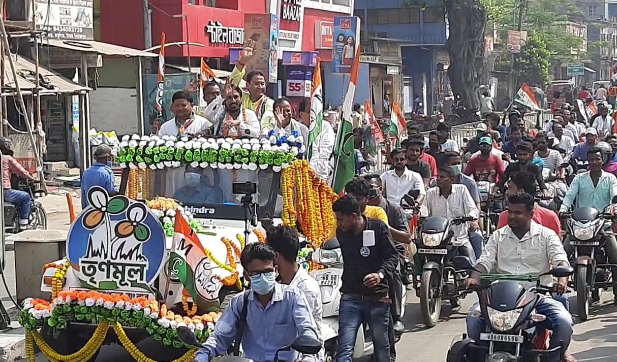 বিপুল সংখ্যক কর্মী সমর্থক নিয়ে মনোনয়ন জমা করলেন 5 তৃণমূল কংগ্রেস প্রার্থী