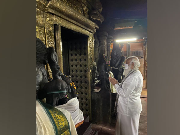 பிரதமர் நரேந்திர மோடி