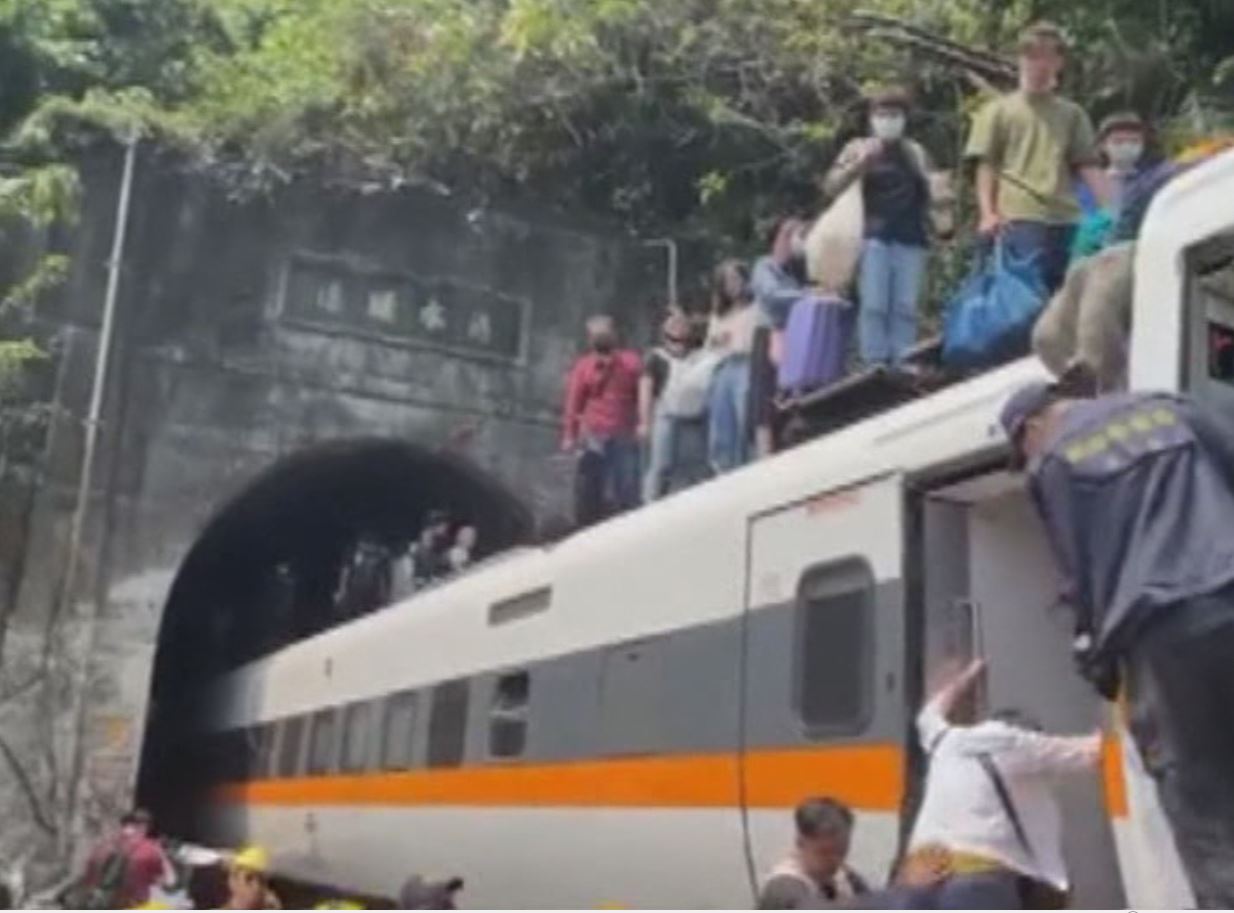 Taiwan train derailment