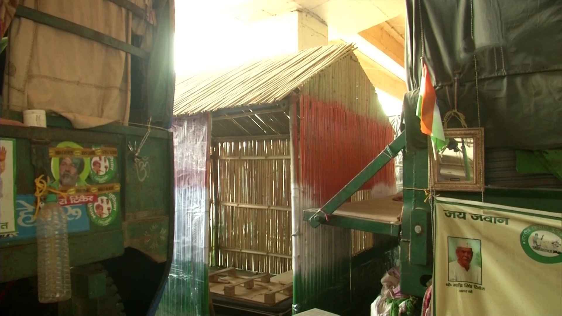 As NCR reels under heat, farmers at Ghazipur (Delhi-UP) border are building tricolour-themed bamboo huts.