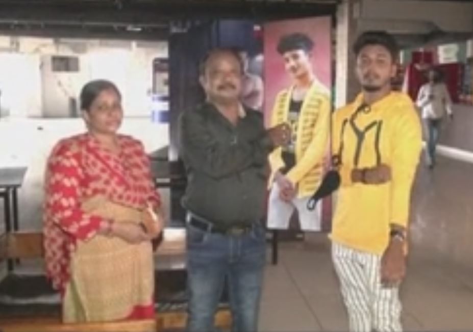 చనిపోయిన కొడుకు ఫొటోతో సినిమా, parents bought tickets for dead son