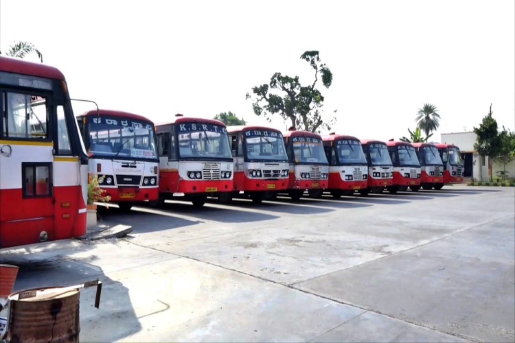 ಡಿಪೋದಲ್ಲೇ ನಿಂತ ಬಸ್​ಗಳು