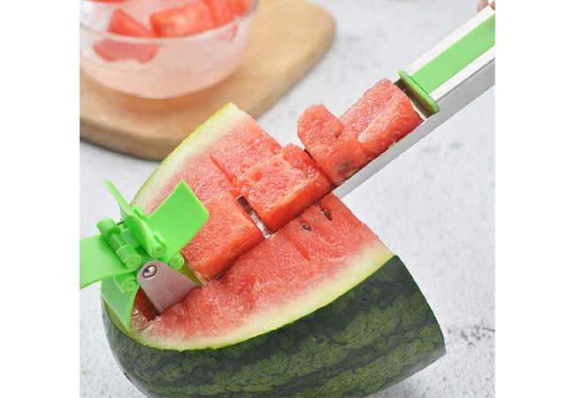 variety cuttings of watermelon with gadgets