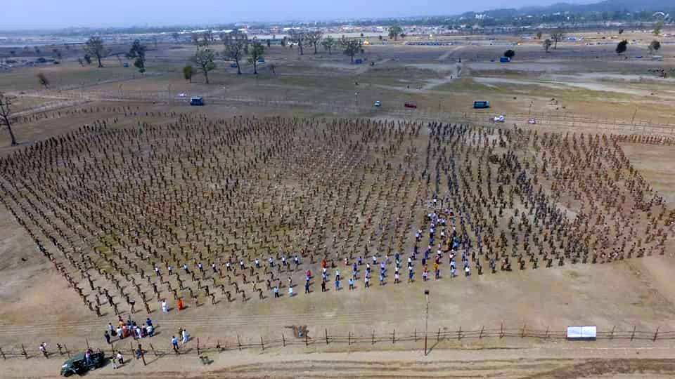 kumbh-police-set-india-world-record-by-creating-human-series-and-masks