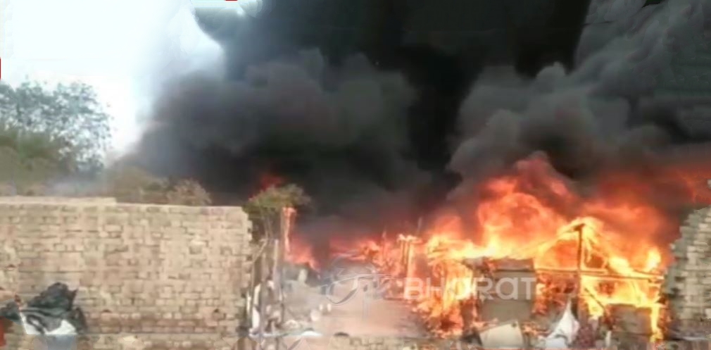 fire at delhi slum area