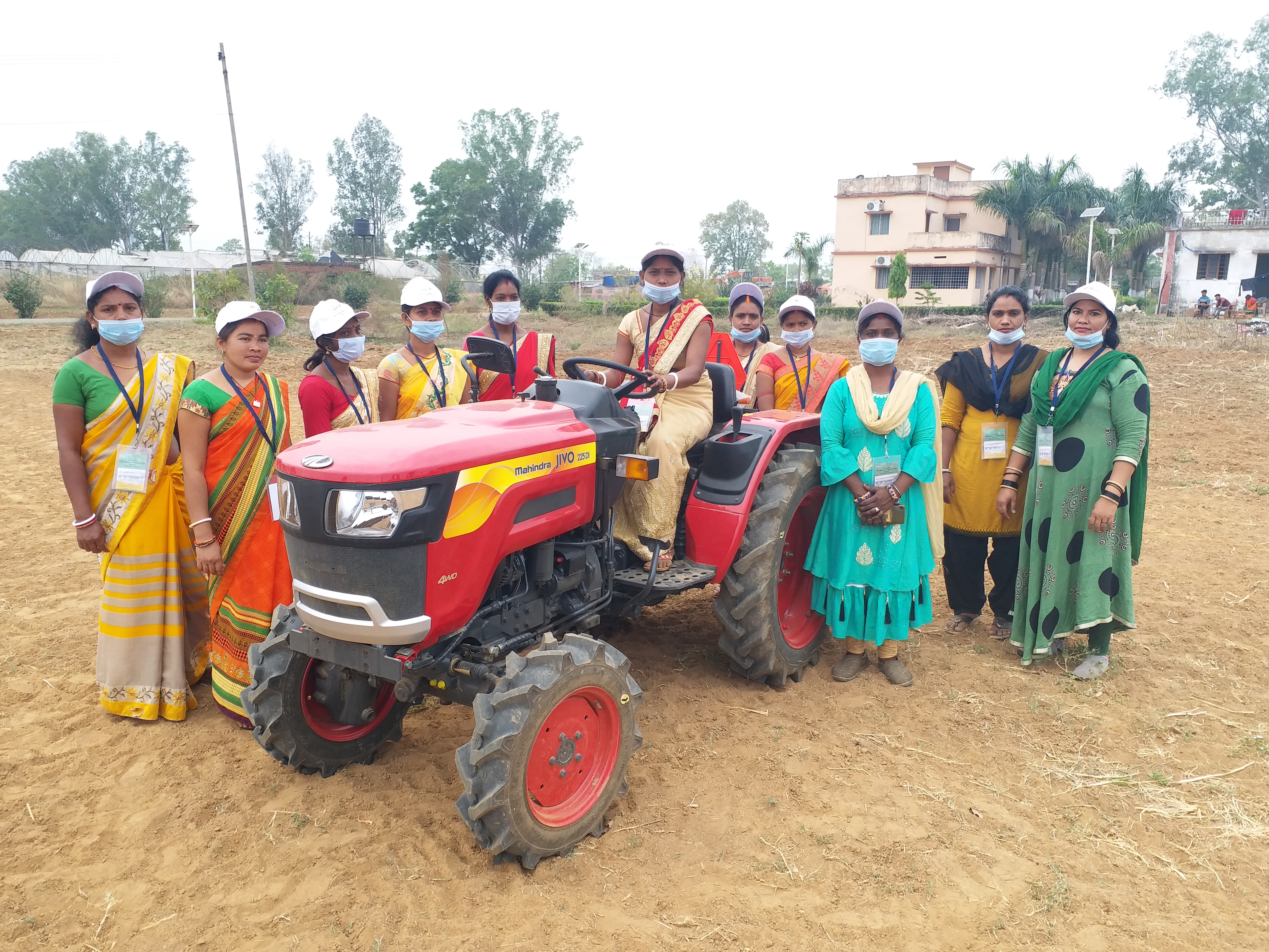 women-are-being-trained-to-drive-tractor-in-hazaribag