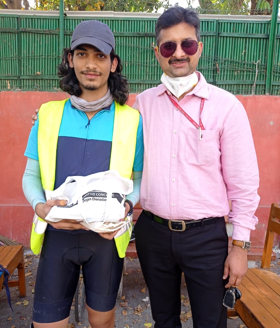 Delhi youth cycles 700 km to express gratitude to organ donors