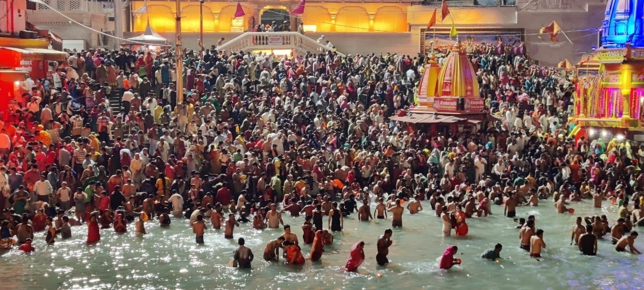 Third royal bath of Mahakumbh