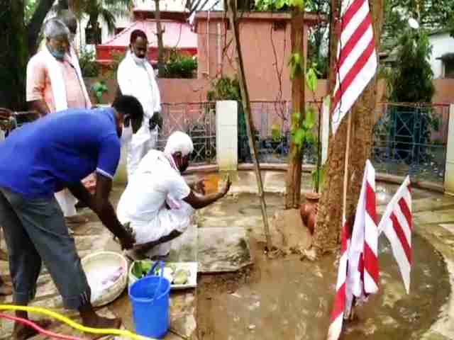 pahan worshiped at Sarna Sthal