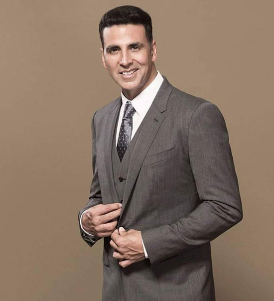 akshay kumar first salary