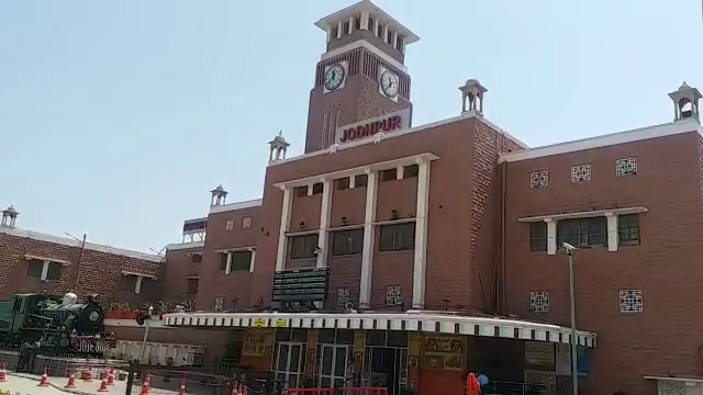 Strict action being taken at the railway station in Jodhpur