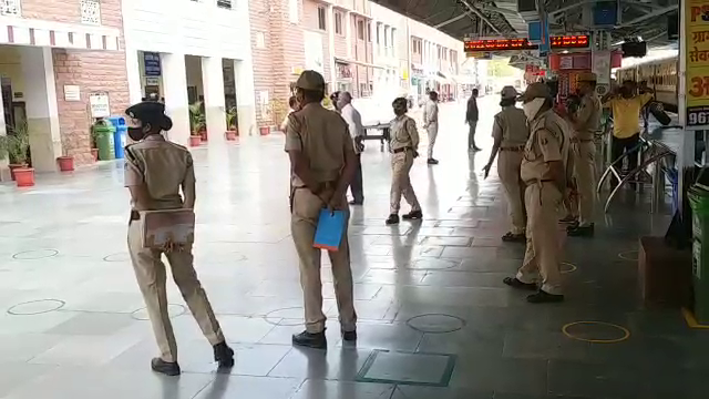 Strict action being taken at the railway station in Jodhpur