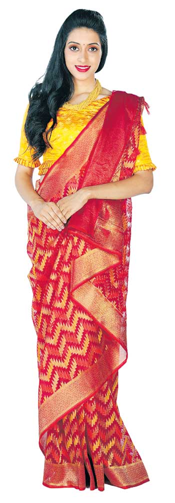 hyderabad-kalanjali-shopping-mall-provides-for-womens-summer-special-sarees