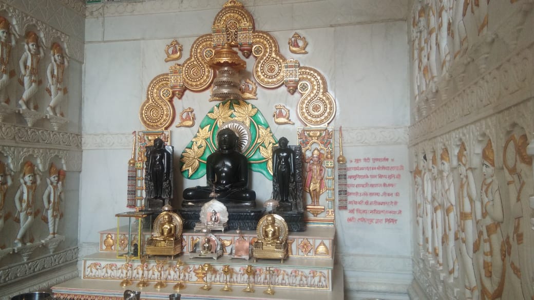 tikamgarh news  tikamgarh temple  tikamgarh jain temple  acharya vidhyasagar  silver temple  ಪ್ರಪಂಚದ ಮೊದಲ ರಜತ ದೇವಾಲಯ  ಪ್ರಪಂಚದ ಮೊದಲ ರಜತ ದೇವಾಲಯ ನಿರ್ಮಾಣ  ಟಿಕಮ್​ಗಢ್​ನಲ್ಲಿ ಪ್ರಪಂಚದ ಮೊದಲ ರಜತ ದೇವಾಲಯ ನಿರ್ಮಾಣ  ಪ್ರಪಂಚದ ಮೊದಲ ರಜತ ದೇವಾಲಯ ನಿರ್ಮಾಣ ಸುದ್ದಿ,