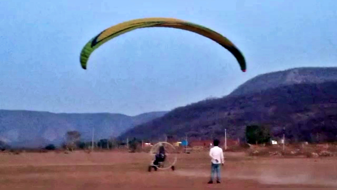 50 year old Dayaram made flying khatola,  Dayaram of Alwar