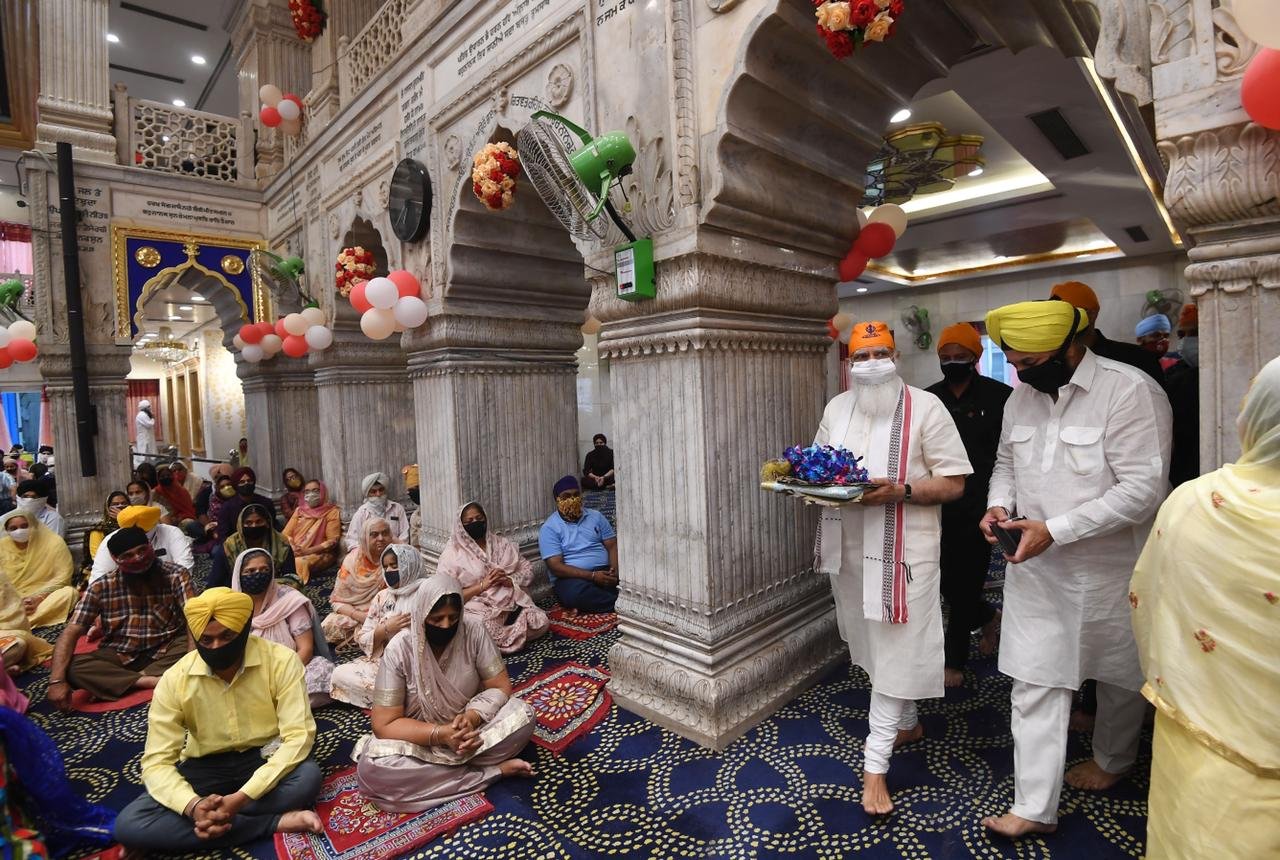 Prime Minister Narendra Modi visited Gurudwara Sis Ganj Sahib in Delhi