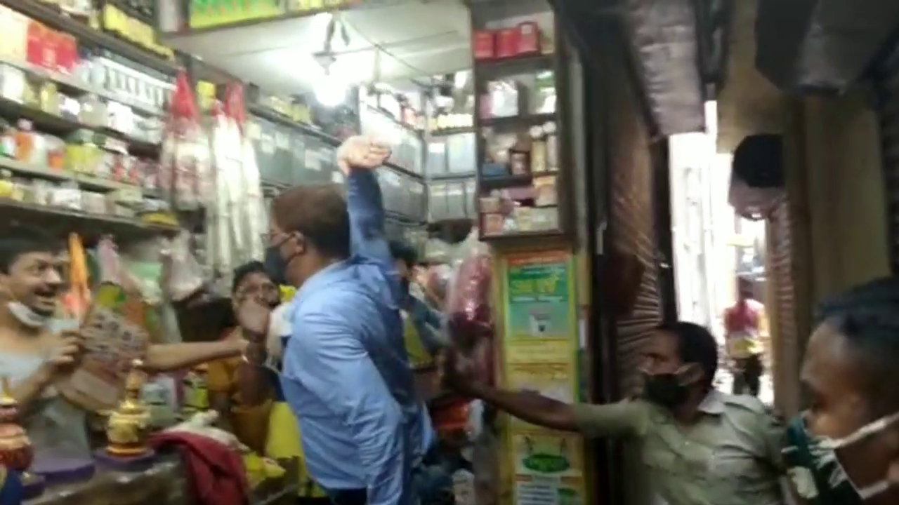 Police took action on violation of instructions of swasthy suraksha saptah in Jharia Bazar