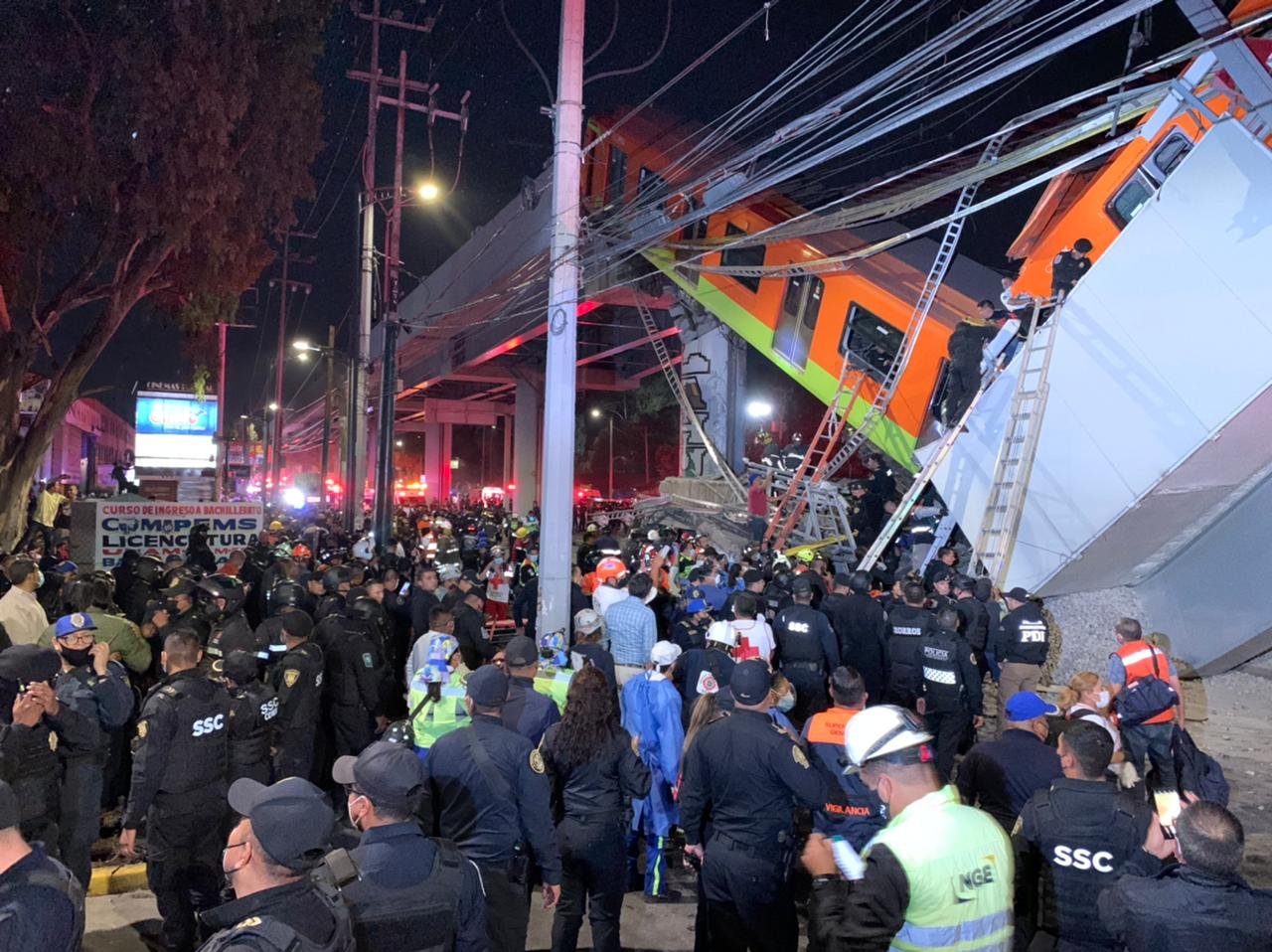 Mexico City Mayor confirms death of 15 people in metro overpass collapse  Mexico City  metro overpass collapse  Mexico City metro overpass collapse  Mexico  മെക്‌സികോ  മെക്‌സികോയിൽ മെട്രോ ഓവർപാസ് തകർന്നു  മെട്രോ ഓവർപാസ്