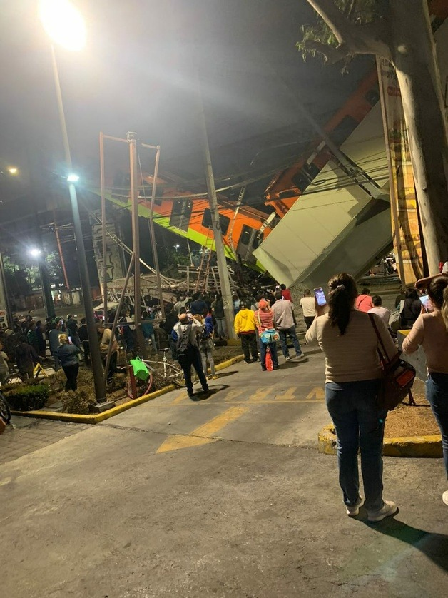 Mexico City Mayor confirms death of 15 people in metro overpass collapse  Mexico City  metro overpass collapse  Mexico City metro overpass collapse  Mexico  മെക്‌സികോ  മെക്‌സികോയിൽ മെട്രോ ഓവർപാസ് തകർന്നു  മെട്രോ ഓവർപാസ്