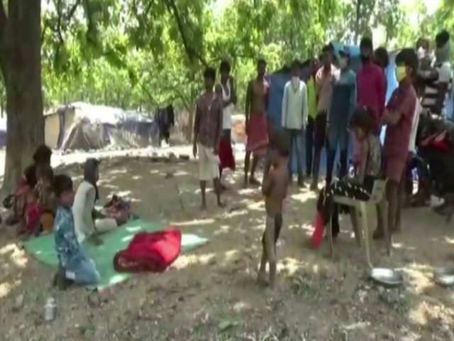 people-of-kundariya-basti-prevented-neighbors-from-taking-water-for-fear-of-corona