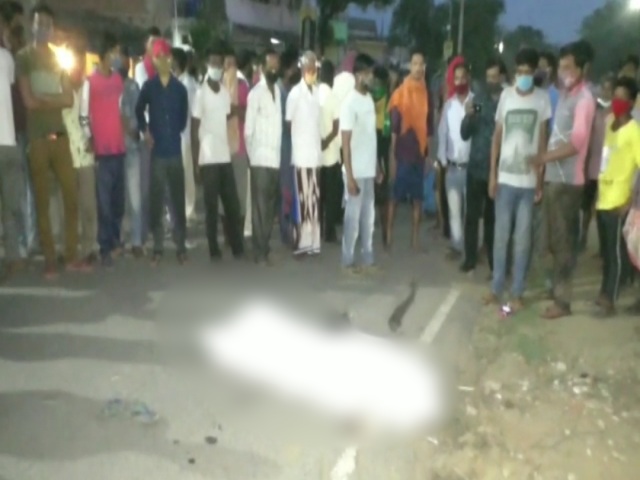woman died in road accident in dhanbad