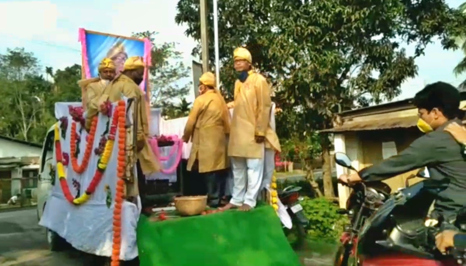 শিৱসাগৰত বৃক্ষ ৰোপনেৰে হোমেন বৰগোহাঞিলৈ শেষ শ্ৰদ্ধাঞ্জলি জ্ঞাপন