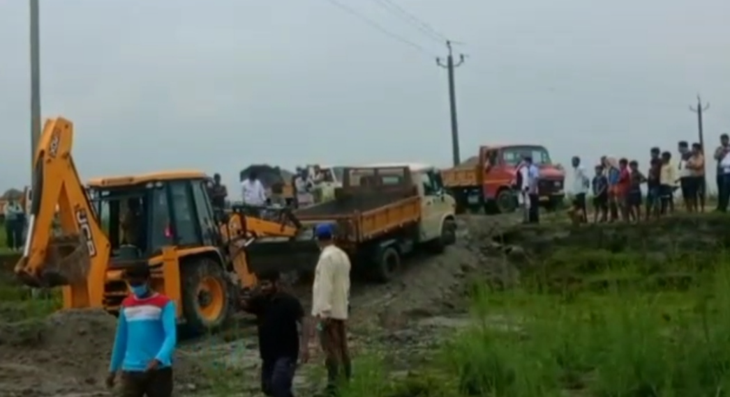 ৰাইজৰ কাষত আমগুৰিৰ বিধায়ক