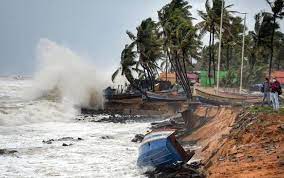 Storm surges towards gujrat