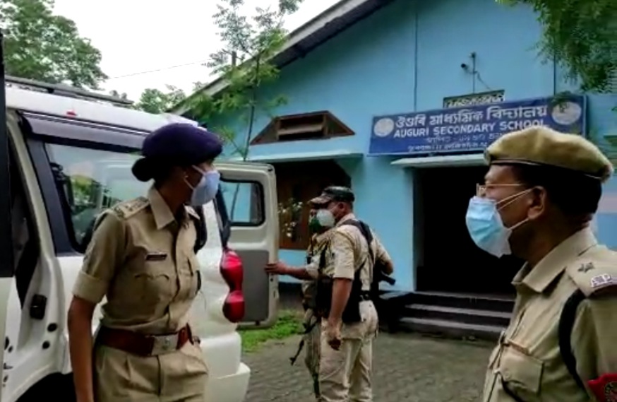 ক’ভিড কেয়াৰ কেন্দ্ৰ পৰিদৰ্শন মৰিগাঁৱৰ আৰক্ষী অধীক্ষক অৰ্পণা নটৰাজনৰ