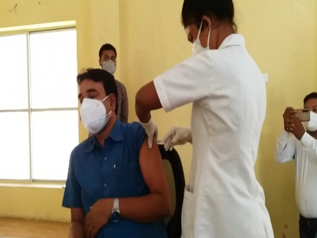 Special vaccination camp organized for journalists above 18 years of age in koderma