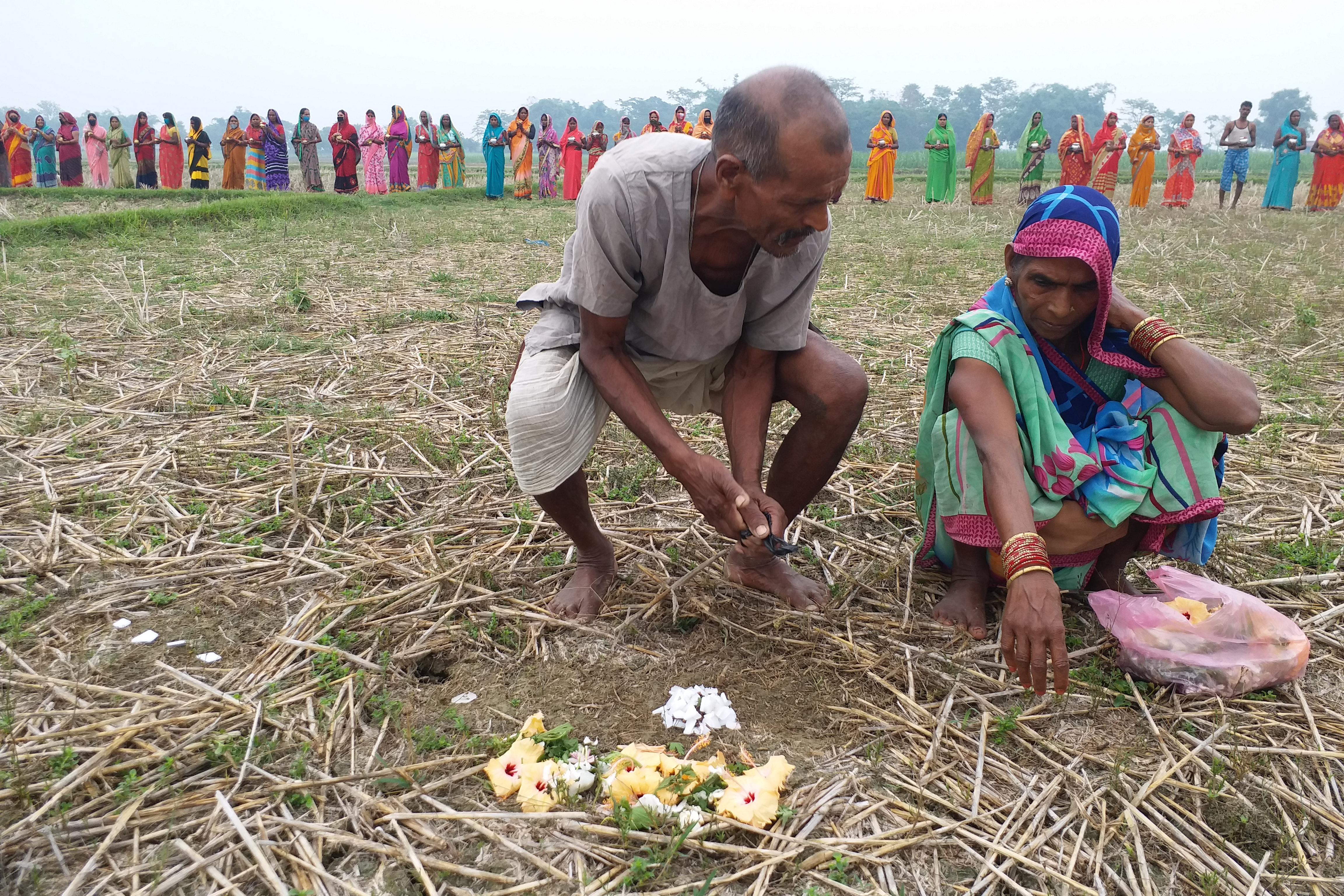 कोरोना भगाने के लिए पूजा-पाठ