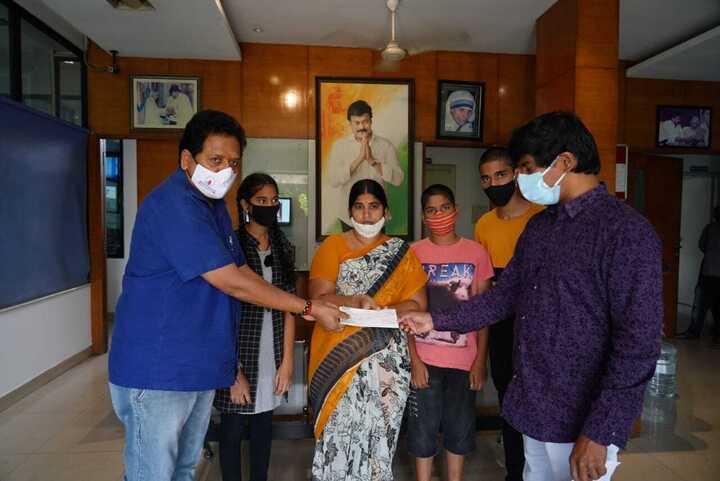 Megastar Chiranjeevi helps late caravan driver's family