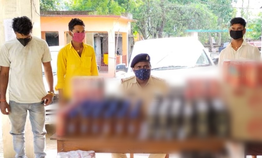 3 smuggler arrested with 543 bottles of liquor in kaimur