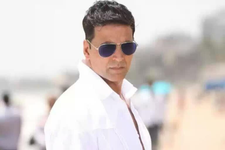 akshay kumar first salary