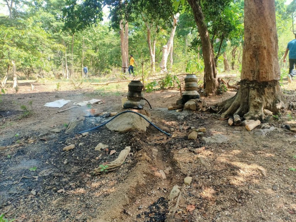 Gariambad police destroyed 100 liters of Mahua liquor